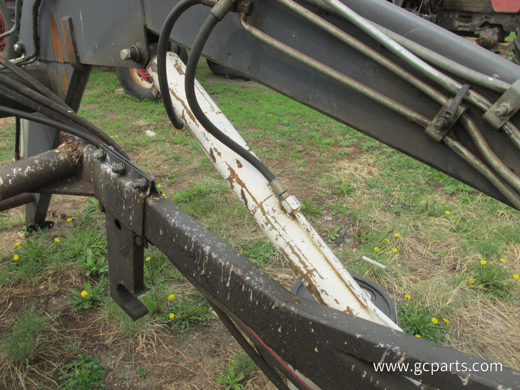 LOADER W/ BALE SPEAR